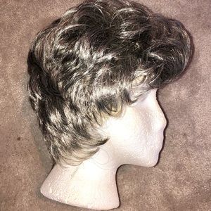 VIVICA A. FOX silver wig